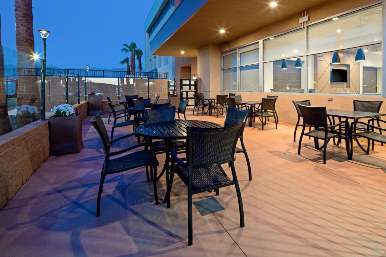 Holiday Inn Express & Suites Palm Desert - Millennium By Ihg Экстерьер фото