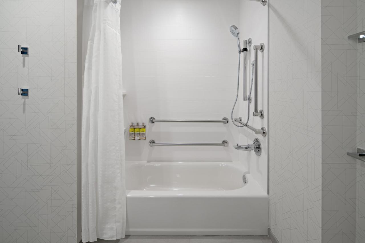 Holiday Inn Express & Suites Palm Desert - Millennium By Ihg Экстерьер фото