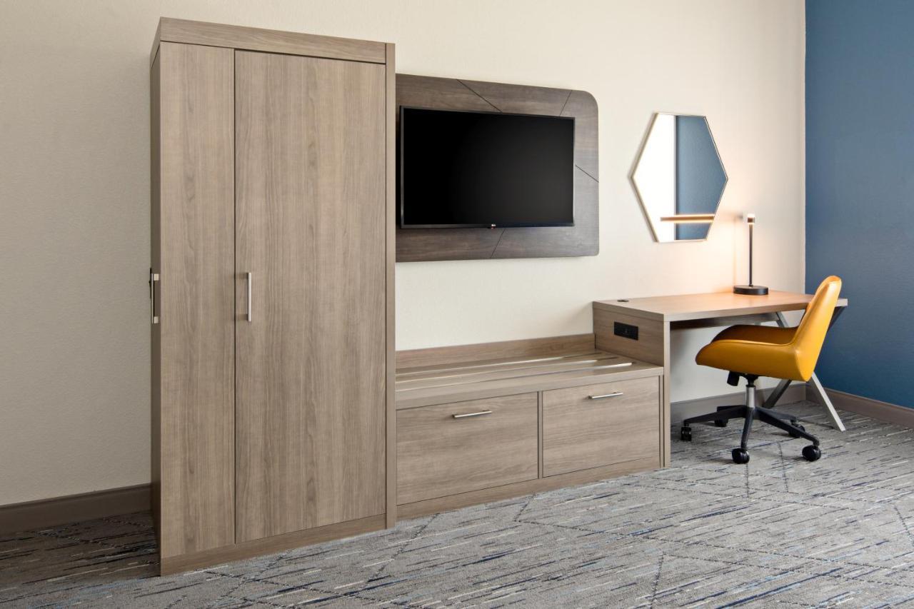 Holiday Inn Express & Suites Palm Desert - Millennium By Ihg Экстерьер фото