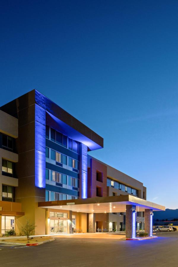 Holiday Inn Express & Suites Palm Desert - Millennium By Ihg Экстерьер фото